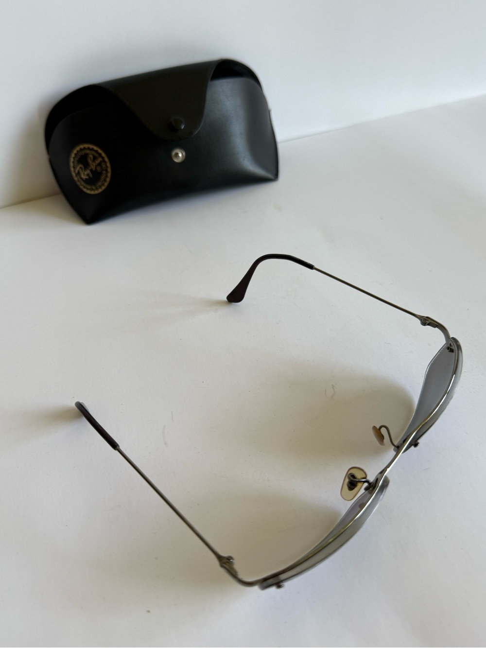 Authentic Y2K Ray-Ban Rimless Polarized Rectangular Sunglasses with Case & Cloth - Picture 8 of 15